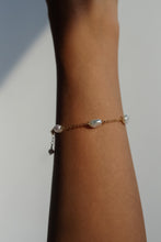Load image into Gallery viewer, White Pearl River Bracelet