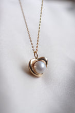 Load image into Gallery viewer, AIKO Heart &amp; Pearl Necklace