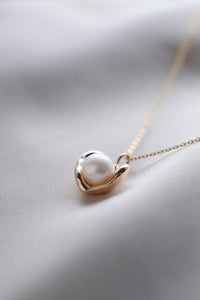AIKO Heart & Pearl Necklace