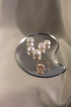 Load image into Gallery viewer, Statement Pearl Ring