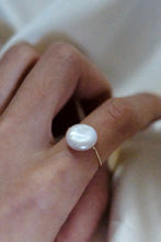 Load image into Gallery viewer, Statement Pearl Ring