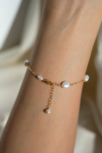 White Pearl River Bracelet