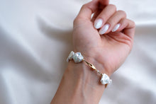 Load image into Gallery viewer, Sunkissed Pearl Bracelet