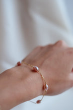 Load image into Gallery viewer, Lilac Pearl River Bracelet