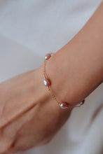 Load image into Gallery viewer, Lilac Pearl River Bracelet